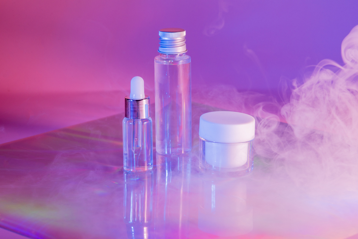 Cosmetic Products on Holographic Background with Smoke